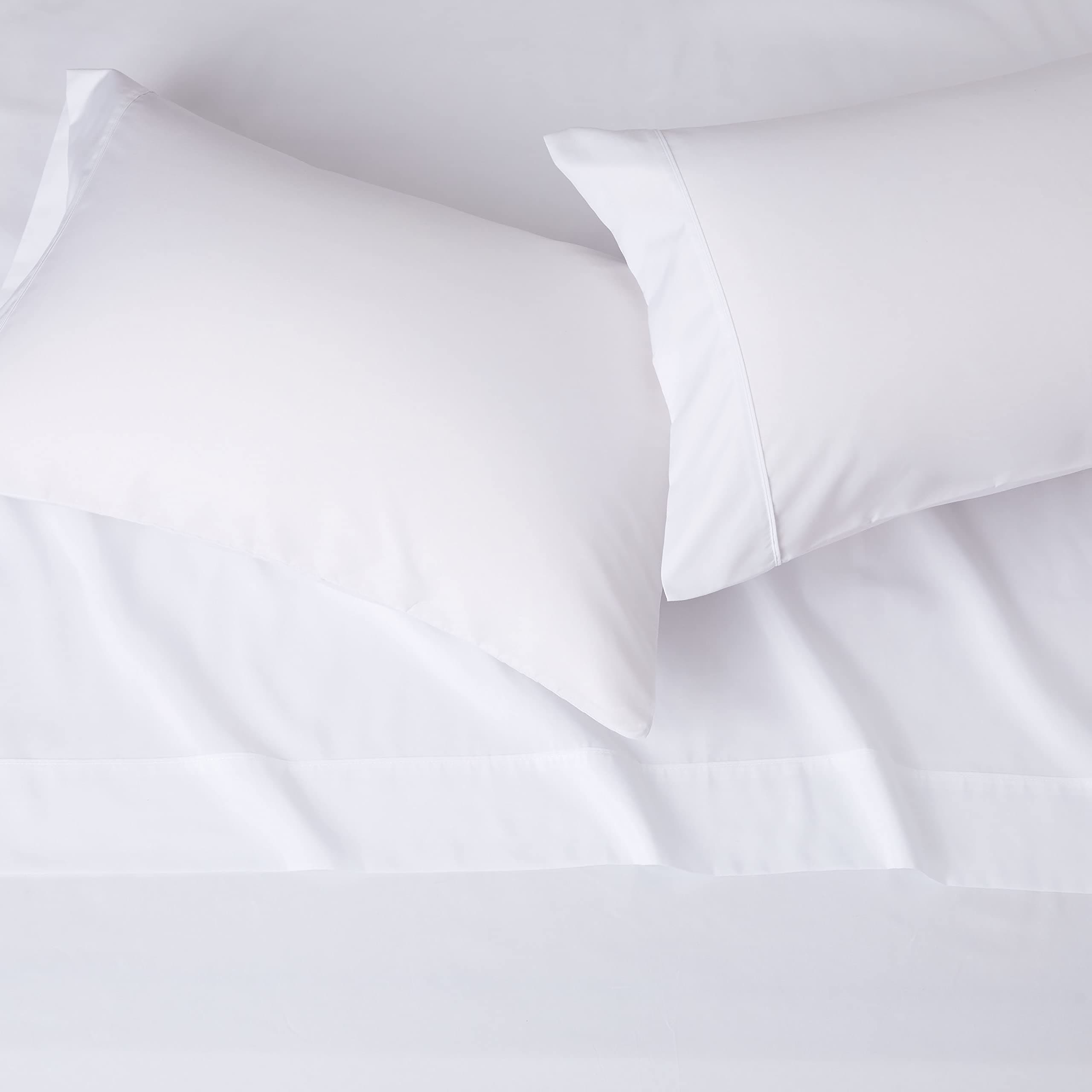 Amazon Basics Lightweight Super Soft Breathable Wrinkle-Resistant Microfiber 4-Piece Bed Sheet Set with 14-Inch Deep Pockets, Queen, Bright White, Solid, view 4