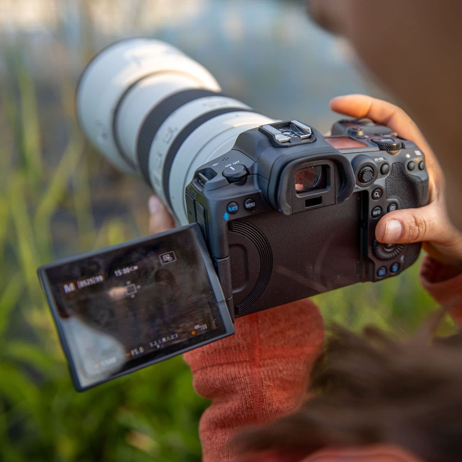 Canon EOS R5 Mirrorless Camera (Body Only), Full-Frame Hybrid Camera, 8K Video, 45 Megapixel CMOS Sensor, DIGIC X Image Processor, Up to 12 FPS, RF Mount, Black, view 4