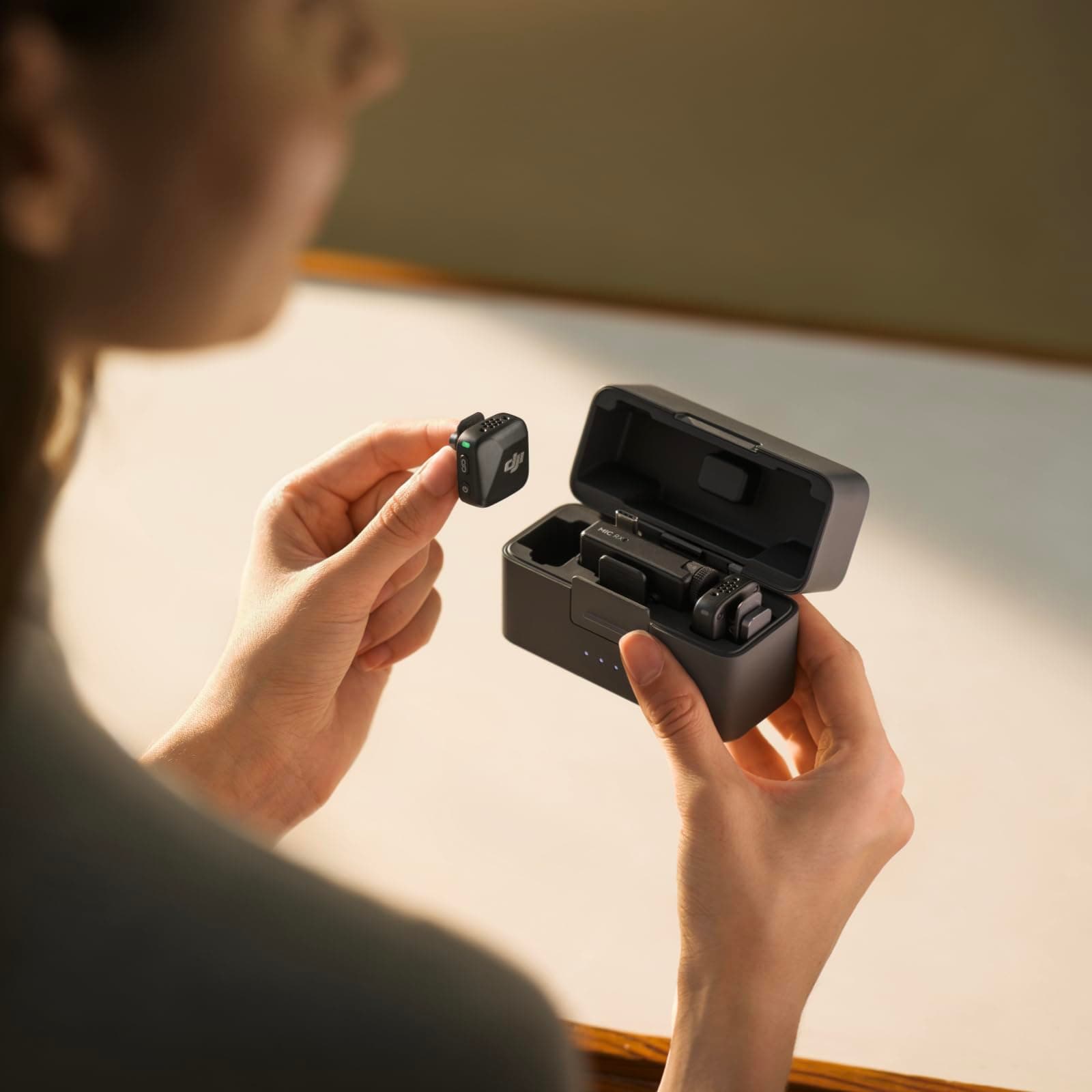 DJI Mic Mini (2 TX + 1 RX + Charging Case), Ultralight, Detail-Rich Audio, view 7