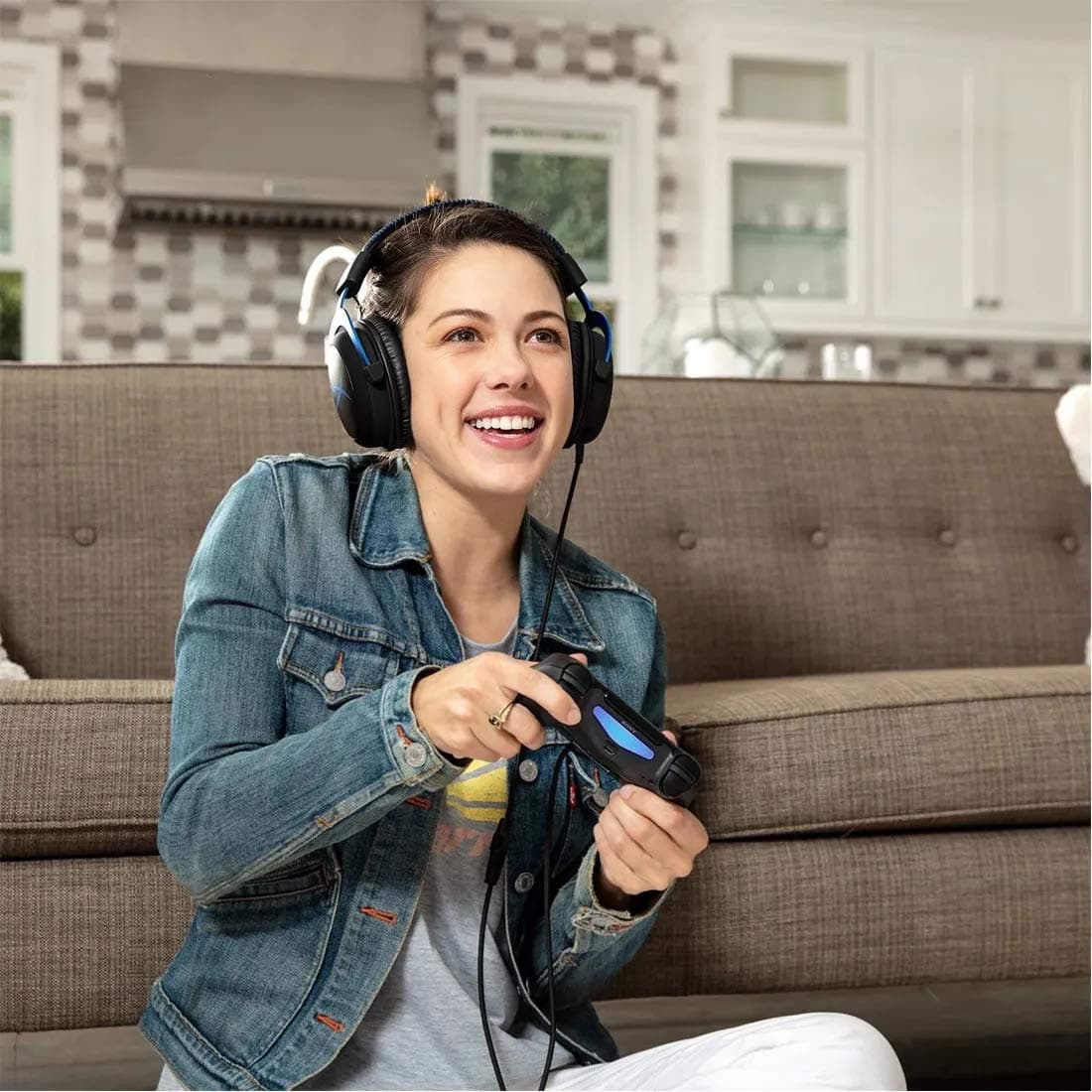 HyperX Cloud - Official PlayStation Licensed Gaming Headset for PS4 and PS5 with In-Line Audio Control, Detachable Noise Cancelling Microphone, Comfortable Memory Foam - Black, view 6