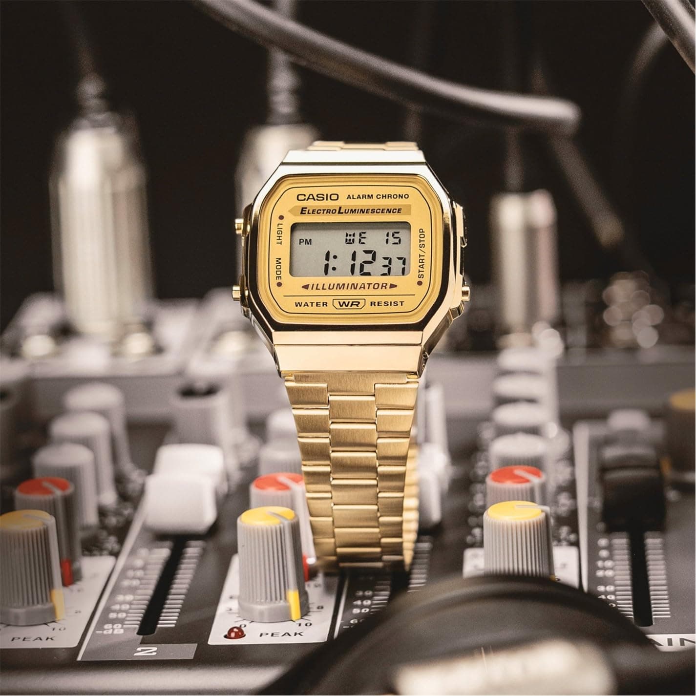 Casio Collection A168WG-9EF Digital Watch for Men Retro, view 3