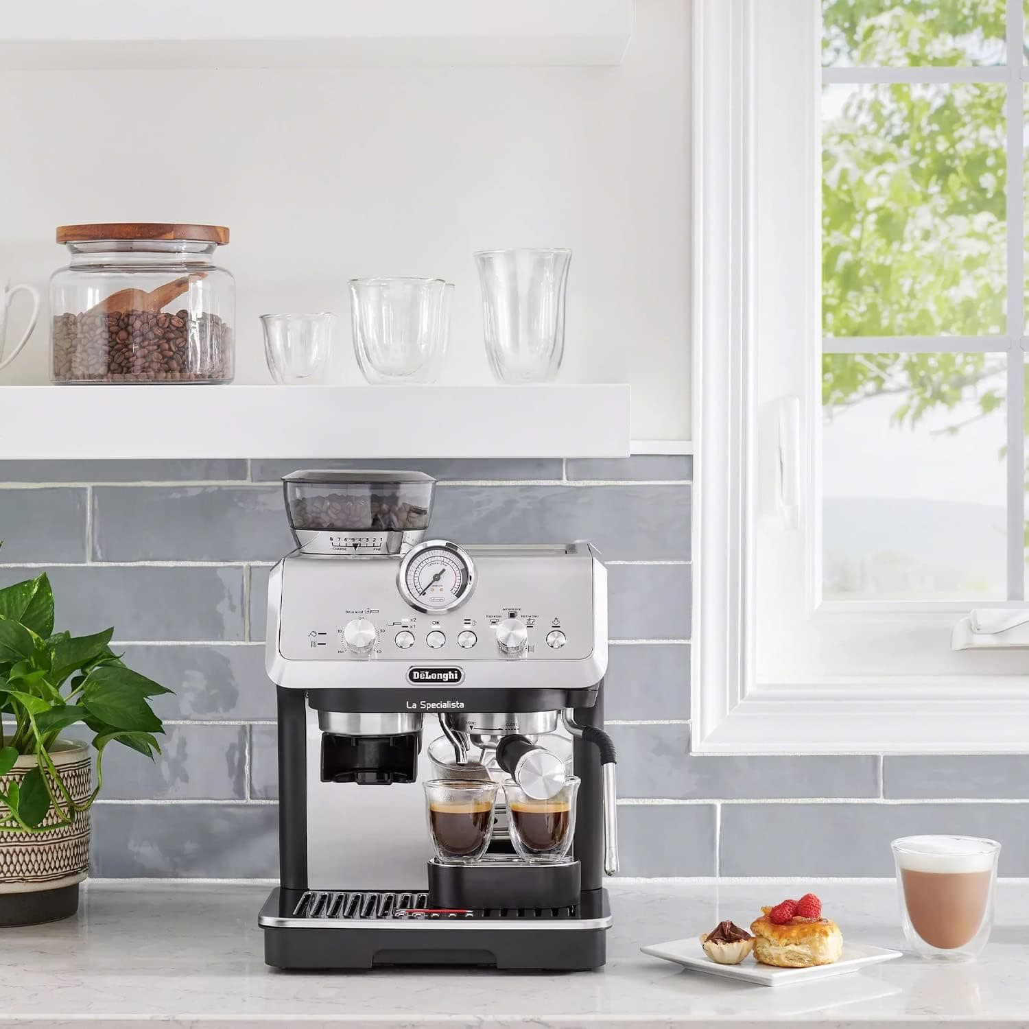 De'Longhi La Specialista Espresso Machine with Grinder, Milk Frother, 1450W, Barista Kit - Bean to Cup Coffee & Cappuccino Maker,Stainless Steel, Black, view 9