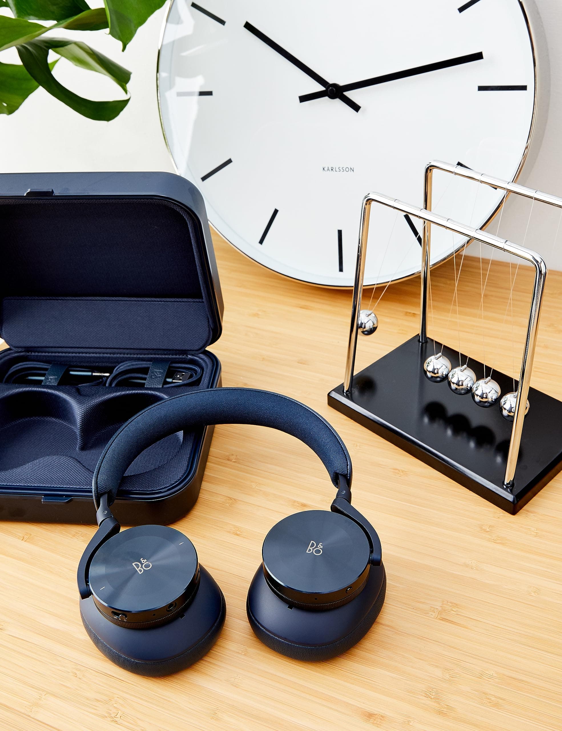 Bang & Olufsen Beoplay H95 Over-Ear Wireless Headphones - Navy, view 2